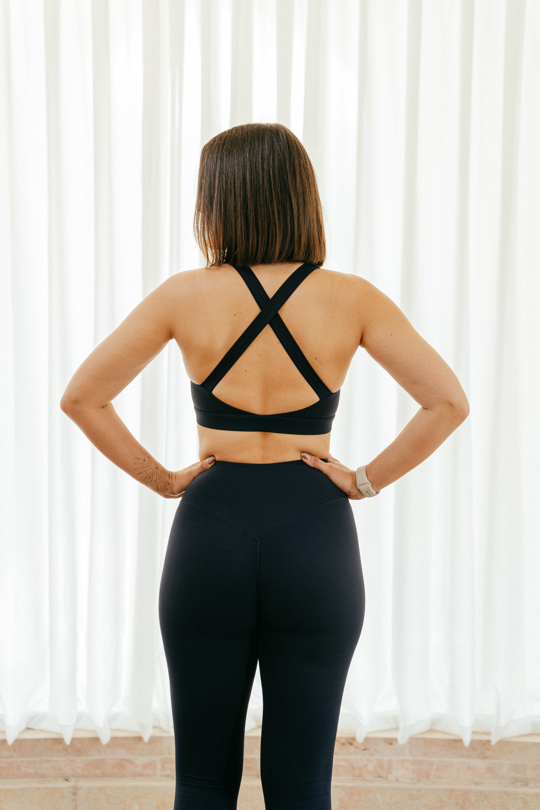X shape - Black